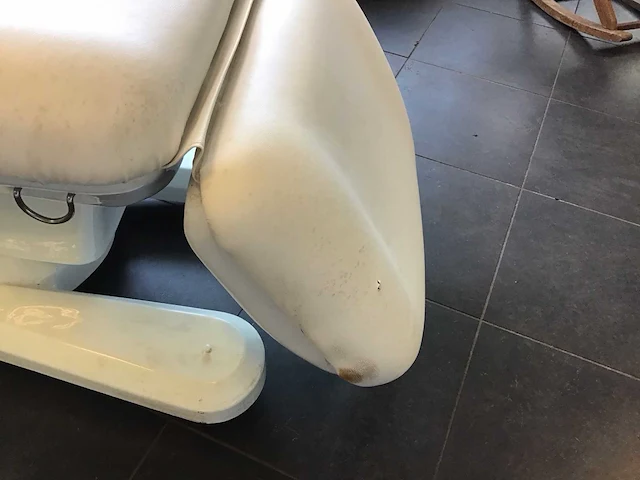 Eduard’s elektrische behandelstoel - afbeelding 3 van  7