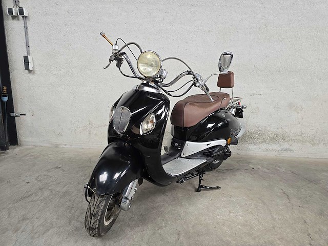 Edwards - bromscooter - retro - 4t 45km uitvoering d966nd - afbeelding 2 van  4