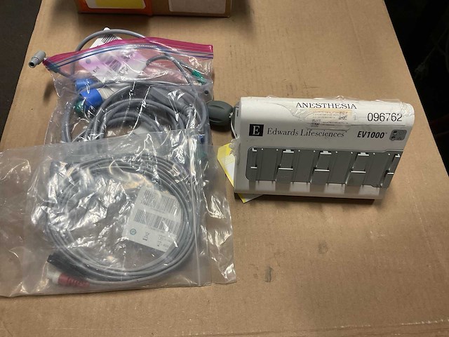 Edwards lifesciences ev1000 monitoring unit - afbeelding 1 van  8