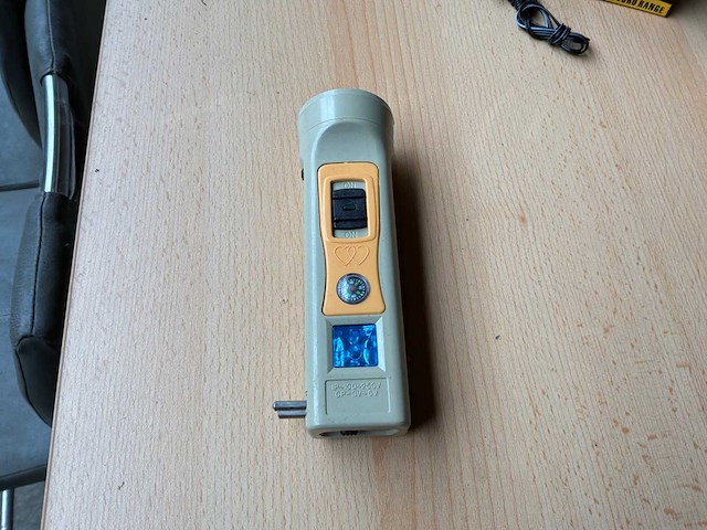 Ee ac220 dc4v oplaadbare zaklamp (1000x) - afbeelding 4 van  6