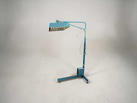 Een industriële lamp - afbeelding 1 van  3
