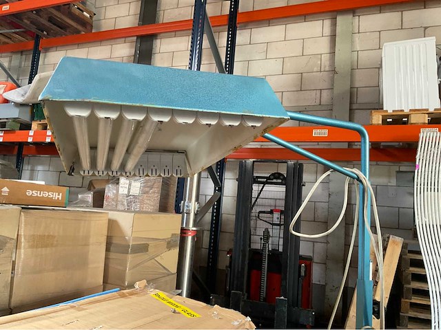 Een industriële lamp - afbeelding 2 van  3