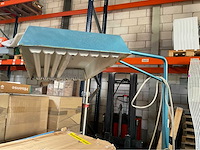 Een industriële lamp - afbeelding 2 van  3