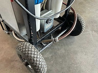 Een mobiele industriële reinigingsunit - afbeelding 4 van  9