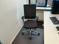 Een opstelbaar bureau - afbeelding 4 van  4