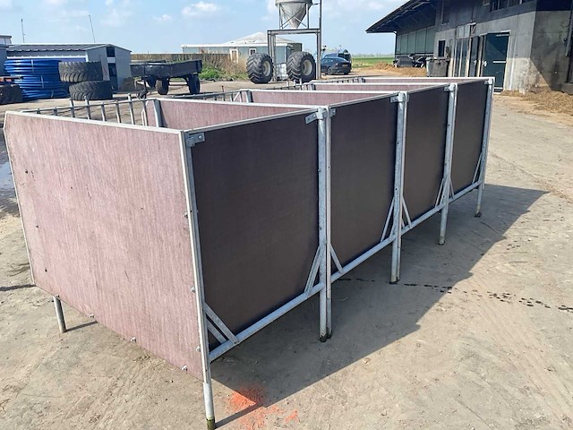 Eenlingbox voor 4 kalveren - afbeelding 13 van  15