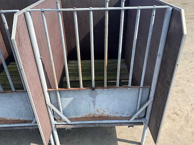 Eenlingbox voor 4 kalveren - afbeelding 14 van  15