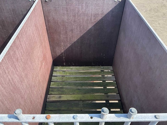 Eenlingbox voor 4 kalveren - afbeelding 13 van  13