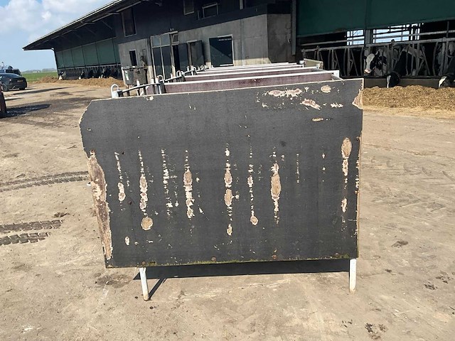 Eenlingbox voor 5 kalveren - afbeelding 15 van  17