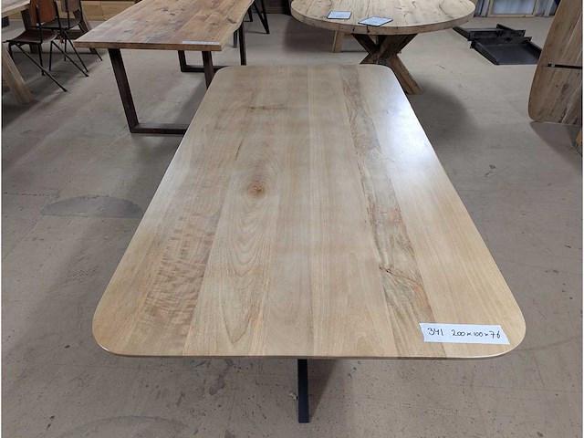 Eetafel acacia. 200 x 100 x 76cm. metalen spinpoot - afbeelding 3 van  3