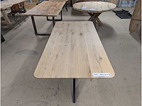 Eetafel eiken ronde hoeken. 180 x 90 x 76cm. metalen spinpoot - afbeelding 3 van  3