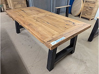 Eetafel rustiek eiken. 220 x 100 x 78cm. metalen a onderstel. - afbeelding 2 van  3