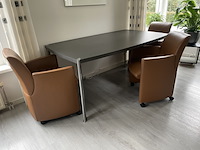 Eetkamer tafel met 4x stoel, o.a. leolux - afbeelding 7 van  8