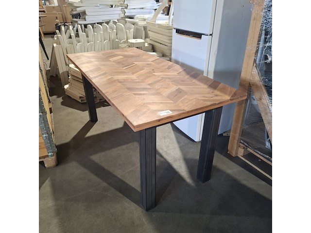 Eetkamer tafel, visgraad, 2025 - afbeelding 1 van  5