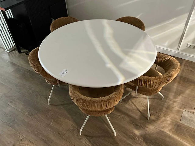 Eetkamerset ø150cm met o form 5 stoelen. - afbeelding 2 van  8
