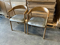 Eetkamerstoelen met armleuning zithoogte 48cm (2x) - afbeelding 1 van  2