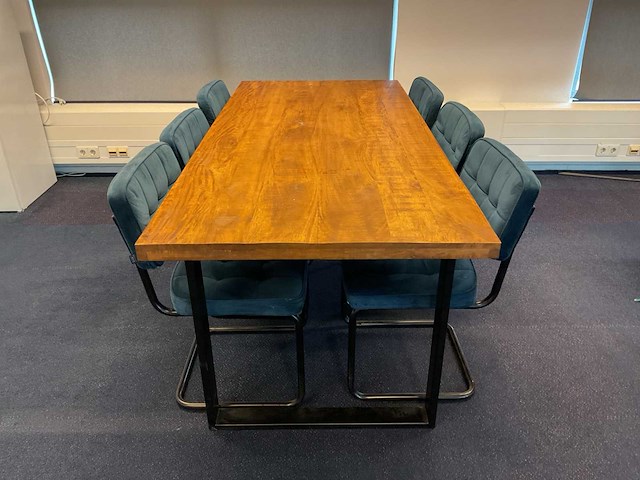 Eetkamertafel 200x90x77 cm en zes eetkamerstoelen - afbeelding 1 van  6