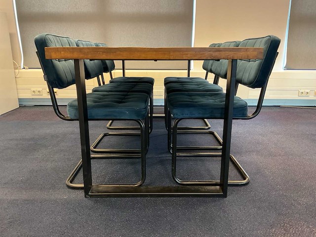 Eetkamertafel 200x90x77 cm en zes eetkamerstoelen - afbeelding 2 van  6