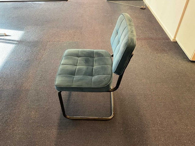 Eetkamertafel 200x90x77 cm en zes eetkamerstoelen - afbeelding 5 van  6