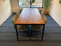 Eetkamertafel 220x95x57 cm en zes eetkamerstoelen - afbeelding 1 van  7