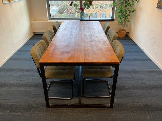 Eetkamertafel 220x95x57 cm en zes eetkamerstoelen - afbeelding 1 van  7