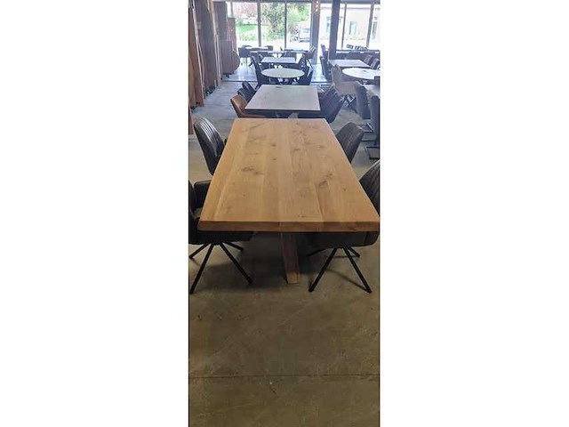 Eetkamertafel eiken massief boomkant 220x100x80cm opdik 6cm kleur naturel met eiken spinpoot eiken 10x10 cm excl stoelen - afbeelding 1 van  2