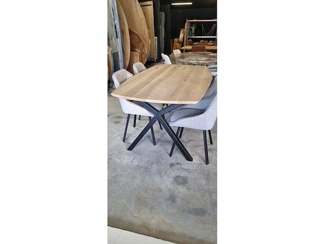 Eetkamertafel, eiken massief deens ovaal verjongd, x-poten 200x100x78cm let op excl stoelen - afbeelding 1 van  3