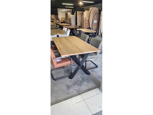 Eetkamertafel eiken massief recht, x-poot diamant 200x100x76 excl stoelen - afbeelding 1 van  3