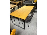 Eetkamertafel, eiken tafel 200 x 100 x 78 cm staal onderstel plus 4 x draaibare stoel velvet grijs - afbeelding 1 van  4