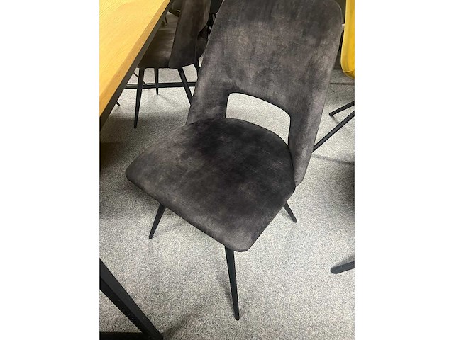 Eetkamertafel, eiken tafel 200 x 100 x 78 cm staal onderstel plus 4 x draaibare stoel velvet grijs - afbeelding 3 van  4