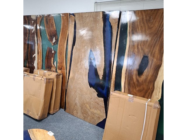 Eetkamertafel, epoxy - afbeelding 1 van  3