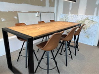 Eetkamertafel hoog model met 6 stoelen