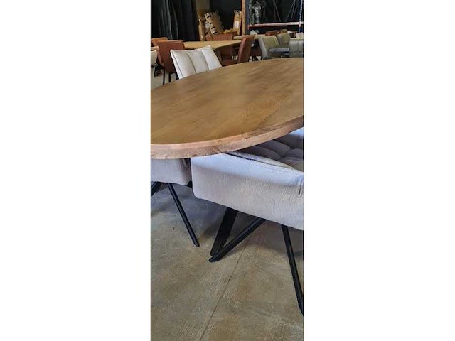 Eetkamertafel mango massief ovaal ca. 200x100x78cm opdik 5 cm spinpoot - afbeelding 1 van  2