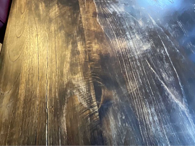 Eetkamertafel met 4 lederlook stoelen - afbeelding 4 van  7