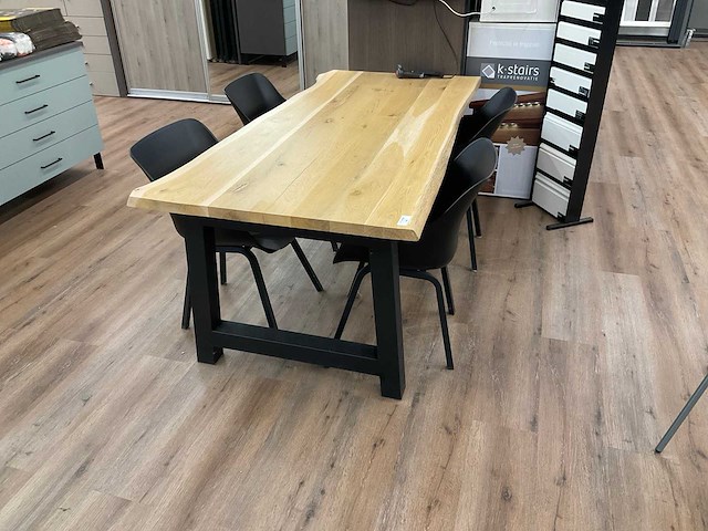 Eetkamertafel met 4 stoelen - afbeelding 1 van  4