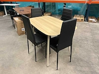 Eetkamertafel met 4 stoelen