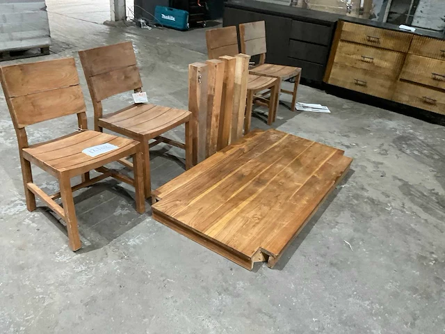Eetkamertafel met 4 stoelen - afbeelding 4 van  8