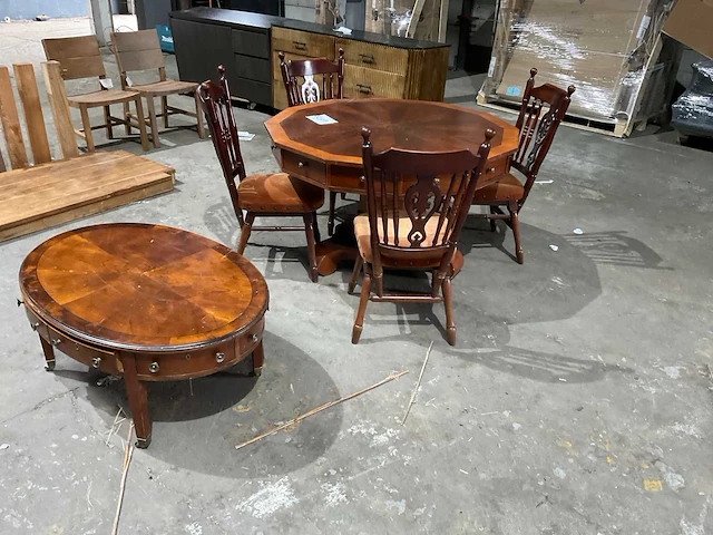 Eetkamertafel met 4 stoelen - afbeelding 1 van  10