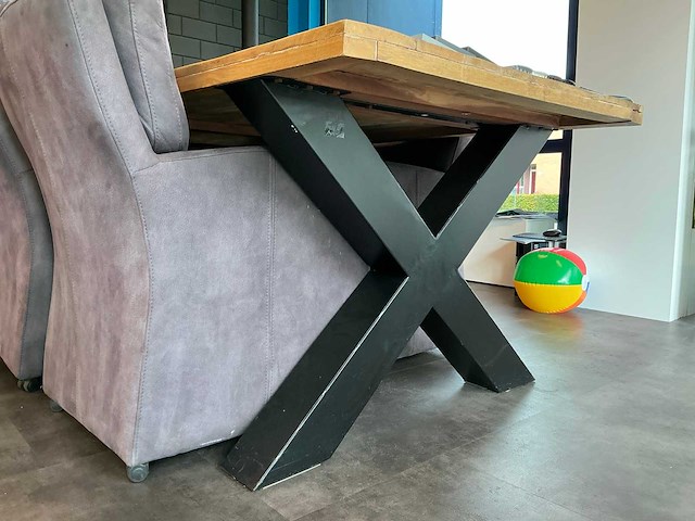 Eetkamertafel met 4 verrijdbare stoelen - afbeelding 3 van  4