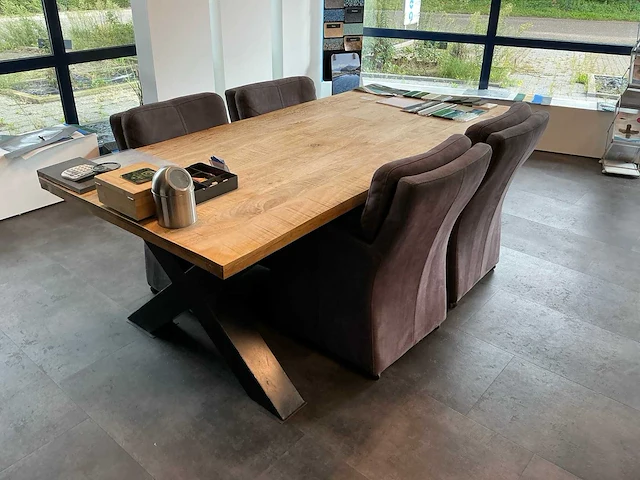 Eetkamertafel met 4 verrijdbare stoelen - afbeelding 1 van  4