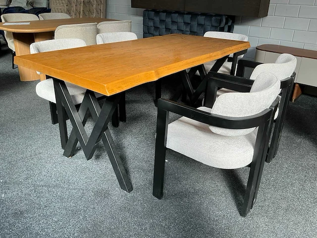 Eetkamertafel met 5 stoelen - afbeelding 1 van  7