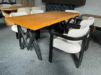 Eetkamertafel met 5 stoelen