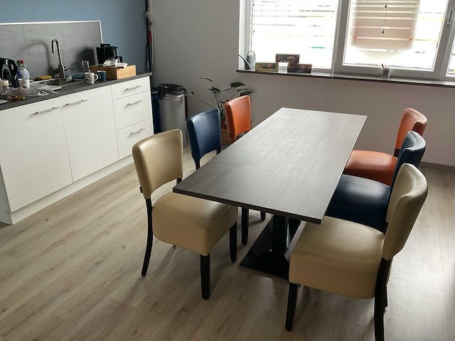 Eetkamertafel met 6 stoelen - afbeelding 1 van  3