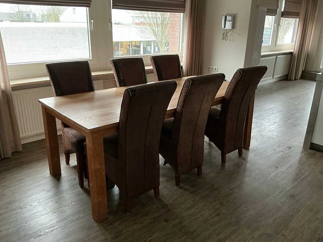 Eetkamertafel met 6 stoelen - afbeelding 1 van  3
