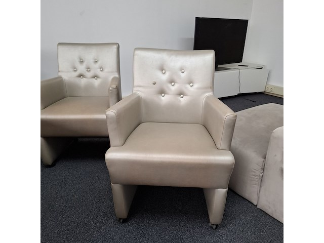 Eetkamertafel met 6x verrijdbare fauteuil - afbeelding 2 van  11