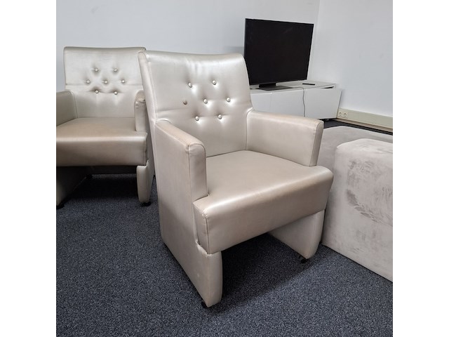 Eetkamertafel met 6x verrijdbare fauteuil - afbeelding 3 van  11