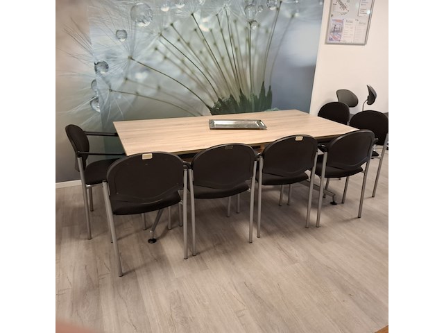 Eetkamertafel met 7x diverse stoel en zitbankje - afbeelding 1 van  7