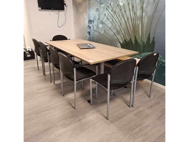 Eetkamertafel met 7x diverse stoel en zitbankje - afbeelding 2 van  7