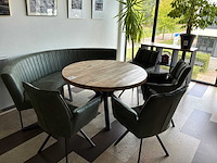 Eetkamertafel met bank en stoelen - afbeelding 1 van  9