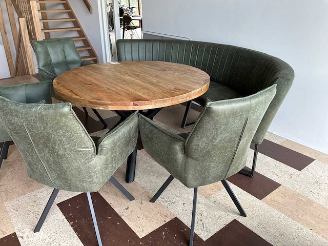 Eetkamertafel met bank en stoelen - afbeelding 4 van  9